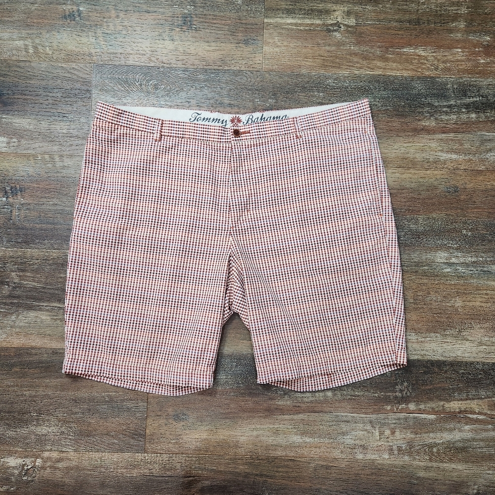 TOMMY BAHAMA CHECKERED SHORTS SIZE 42